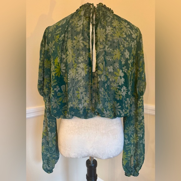 Free People Sheer Floral Blouse • Smocked Neck • Size S 🌿💚 - Picture 4 of 7